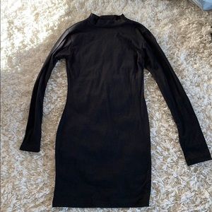 Black bodycon dress